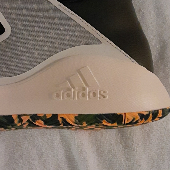 Adidas Bounce Sneakers - Picture 3 of 3